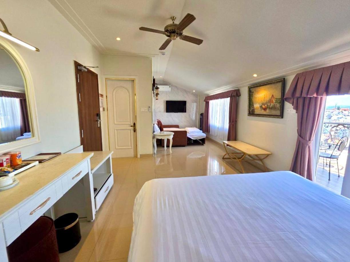 Tulip Hotel 3 Далат Екстер'єр фото